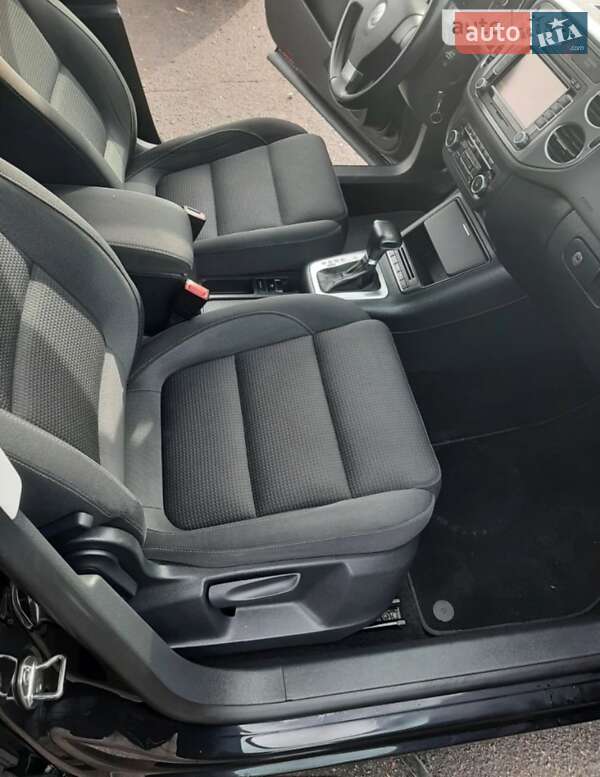 Внедорожник / Кроссовер Volkswagen Tiguan 2010 в Лохвице