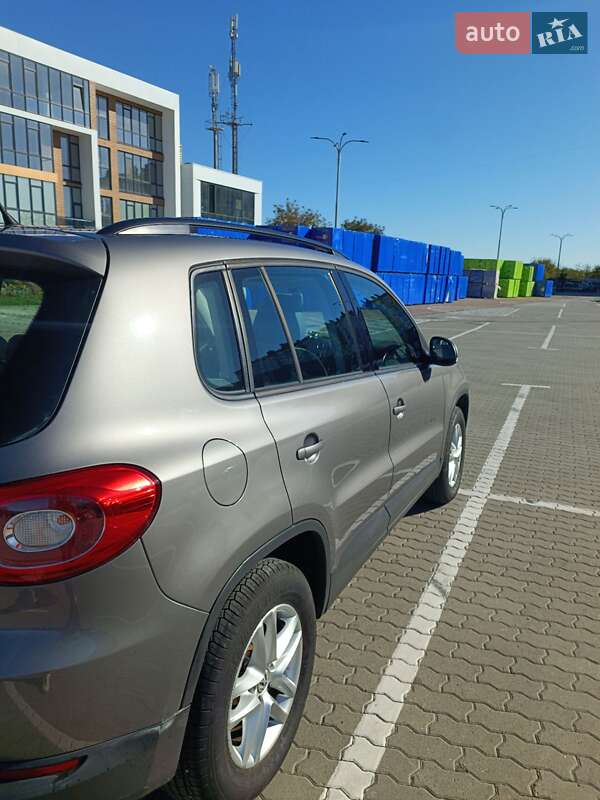 Внедорожник / Кроссовер Volkswagen Tiguan 2010 в Ивано-Франковске