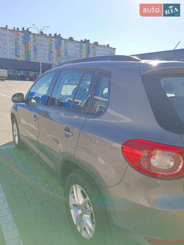 Внедорожник / Кроссовер Volkswagen Tiguan 2010 в Ивано-Франковске