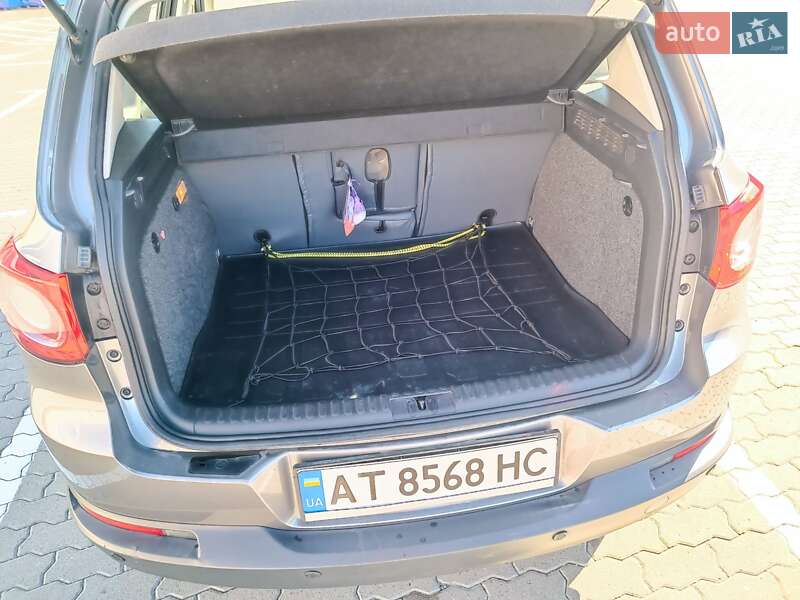 Внедорожник / Кроссовер Volkswagen Tiguan 2010 в Ивано-Франковске