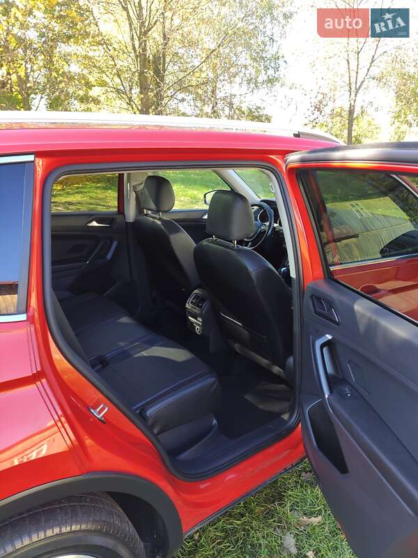 Внедорожник / Кроссовер Volkswagen Tiguan 2017 в Ивано-Франковске