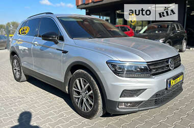 Позашляховик / Кросовер Volkswagen Tiguan 2017 в Чернівцях