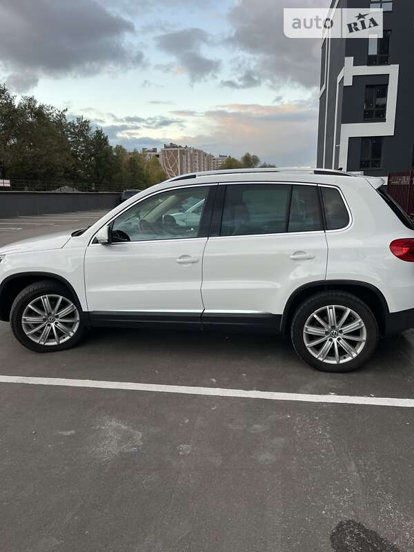 Внедорожник / Кроссовер Volkswagen Tiguan 2012 в Киеве