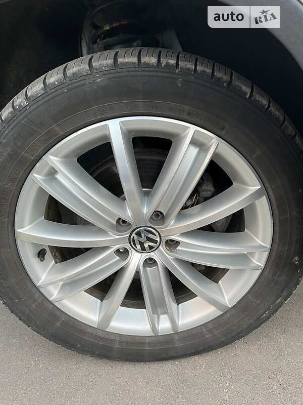Внедорожник / Кроссовер Volkswagen Tiguan 2012 в Киеве