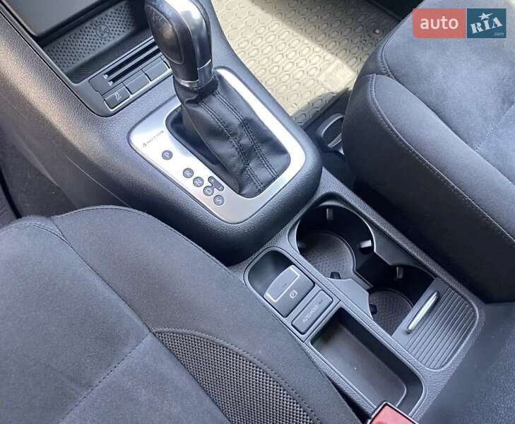 Позашляховик / Кросовер Volkswagen Tiguan 2011 в Одесі