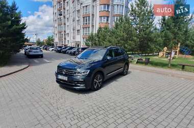 Позашляховик / Кросовер Volkswagen Tiguan 2017 в Івано-Франківську