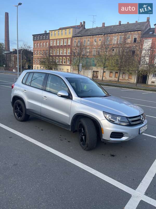 Внедорожник / Кроссовер Volkswagen Tiguan 2013 в 