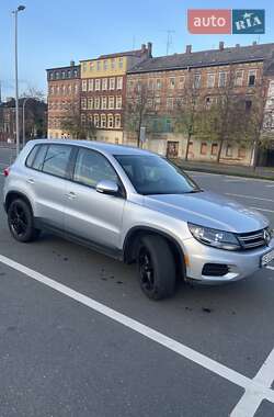 Внедорожник / Кроссовер Volkswagen Tiguan 2013 в 