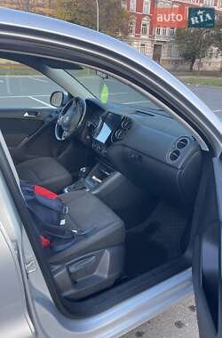 Внедорожник / Кроссовер Volkswagen Tiguan 2013 в 