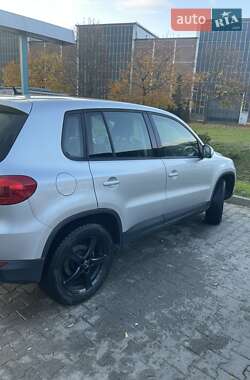 Внедорожник / Кроссовер Volkswagen Tiguan 2013 в 