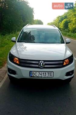 Внедорожник / Кроссовер Volkswagen Tiguan 2011 в 