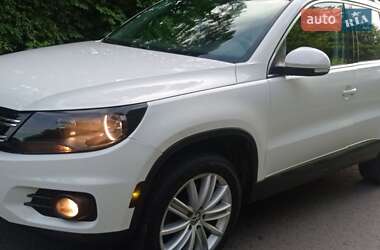 Внедорожник / Кроссовер Volkswagen Tiguan 2011 в 
