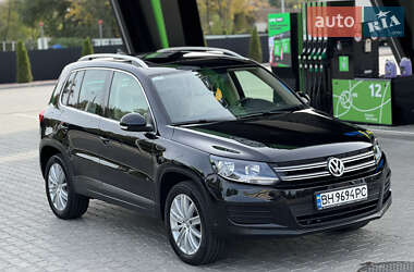 Позашляховик / Кросовер Volkswagen Tiguan 2010 в Одесі