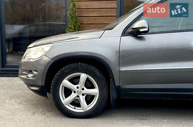 Позашляховик / Кросовер Volkswagen Tiguan 2011 в Червонограді