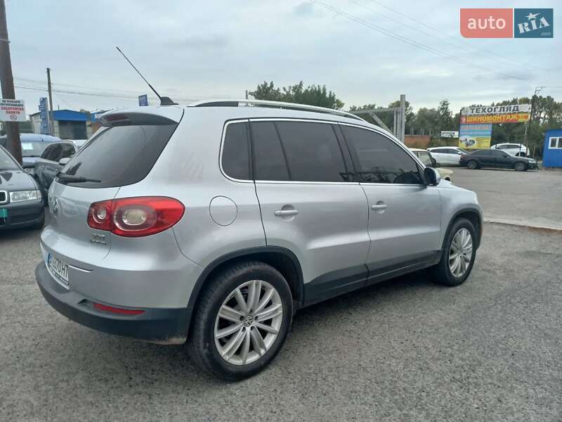 Внедорожник / Кроссовер Volkswagen Tiguan 2011 в Полтаве