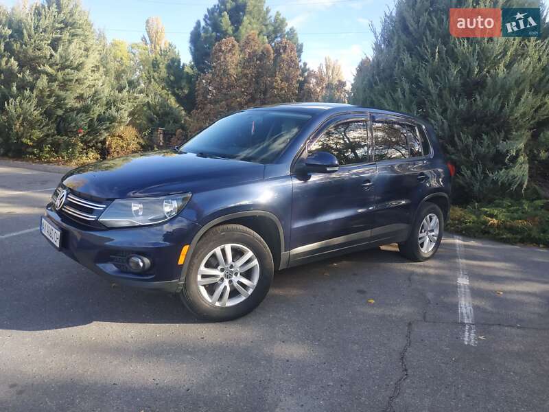 Позашляховик / Кросовер Volkswagen Tiguan 2013 в 