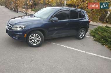 Позашляховик / Кросовер Volkswagen Tiguan 2013 в 