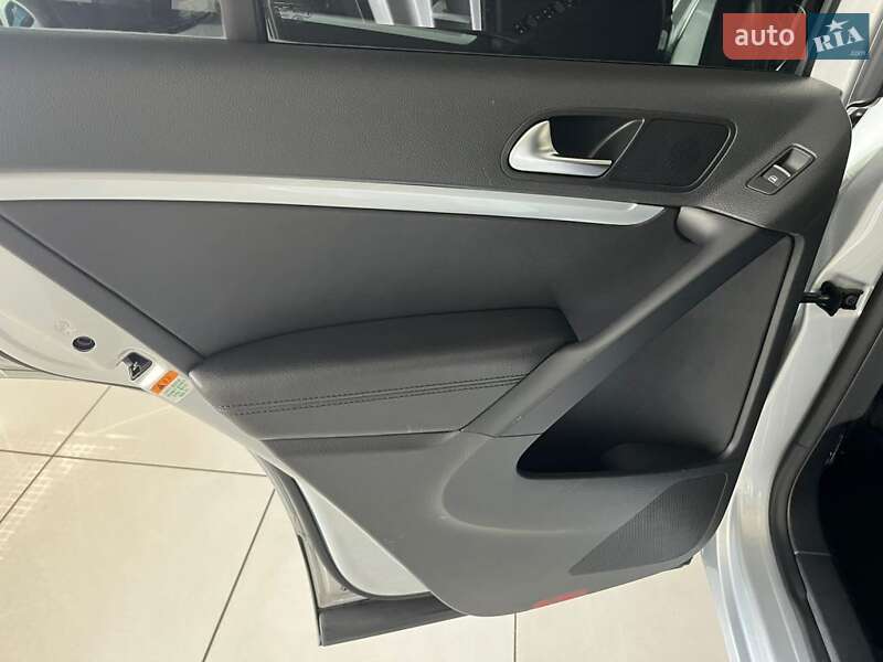 Позашляховик / Кросовер Volkswagen Tiguan 2014 в Києві фото 20 Позашляховик / Кросовер Volkswagen Tiguan 2014 в Києві