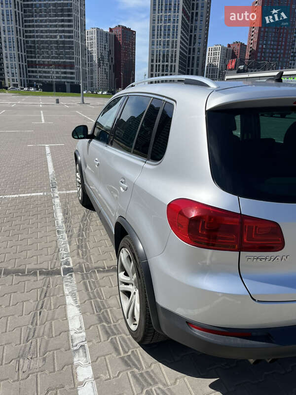 Позашляховик / Кросовер Volkswagen Tiguan 2013 в Києві