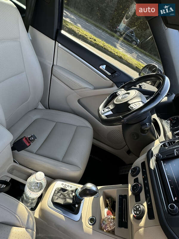 Внедорожник / Кроссовер Volkswagen Tiguan 2016 в Львове