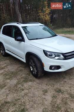 Внедорожник / Кроссовер Volkswagen Tiguan 2016 в 