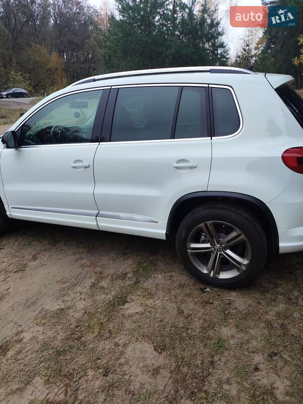 Позашляховик / Кросовер Volkswagen Tiguan 2016 в Богуславі