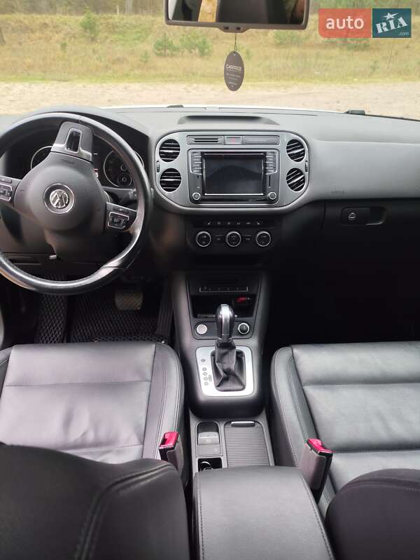 Позашляховик / Кросовер Volkswagen Tiguan 2016 в Богуславі