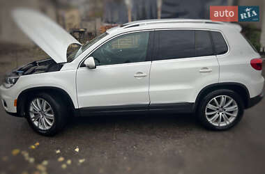 Внедорожник / Кроссовер Volkswagen Tiguan 2013 в Терновке