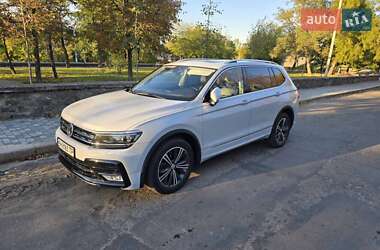 Внедорожник / Кроссовер Volkswagen Tiguan 2018 в Николаеве