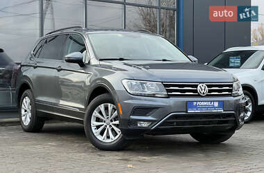 Внедорожник / Кроссовер Volkswagen Tiguan 2018 в Нововолынске