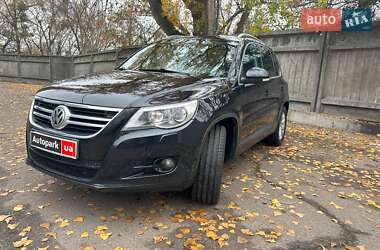 Позашляховик / Кросовер Volkswagen Tiguan 2011 в Києві