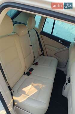 Внедорожник / Кроссовер Volkswagen Tiguan 2013 в 