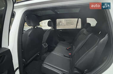 Внедорожник / Кроссовер Volkswagen Tiguan 2020 в 