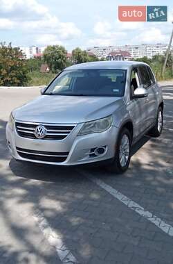 Внедорожник / Кроссовер Volkswagen Tiguan 2009 в Днепре