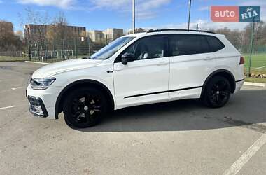 Внедорожник / Кроссовер Volkswagen Tiguan 2019 в Ивано-Франковске