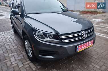 Внедорожник / Кроссовер Volkswagen Tiguan 2014 в Дубно