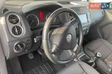 Внедорожник / Кроссовер Volkswagen Tiguan 2008 в Полонном