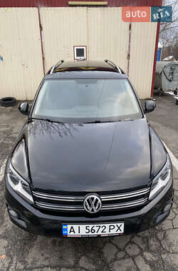 Внедорожник / Кроссовер Volkswagen Tiguan 2013 в Буче