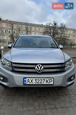 Внедорожник / Кроссовер Volkswagen Tiguan 2013 в Харькове