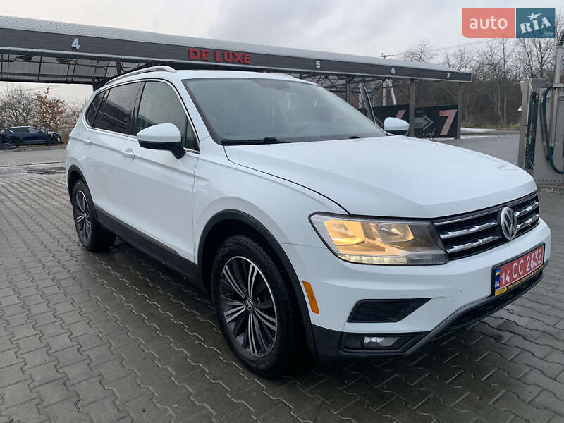 Внедорожник / Кроссовер Volkswagen Tiguan 2017 в Львове