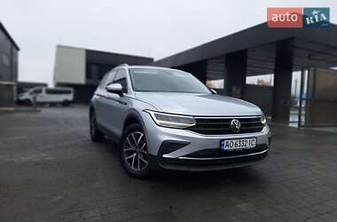 Позашляховик / Кросовер Volkswagen Tiguan 2022 в 