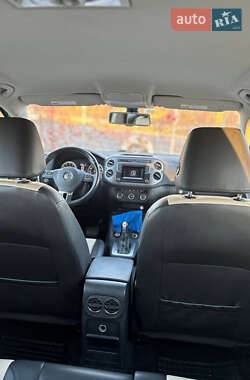 Внедорожник / Кроссовер Volkswagen Tiguan 2016 в 