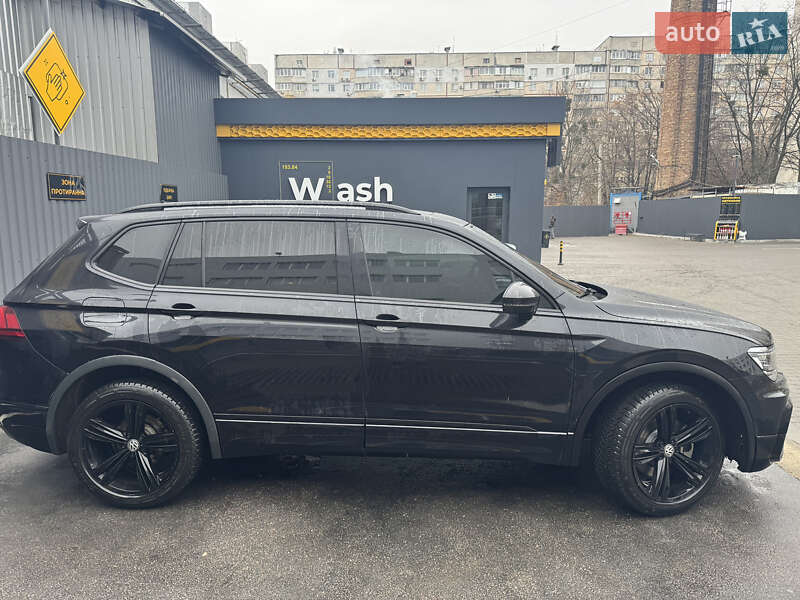 Внедорожник / Кроссовер Volkswagen Tiguan 2019 в Харькове