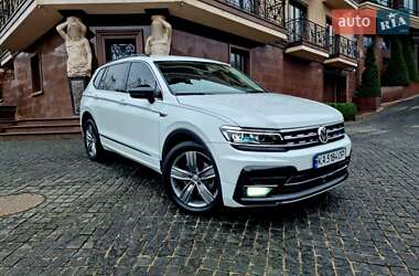 Позашляховик / Кросовер Volkswagen Tiguan 2017 в Києві