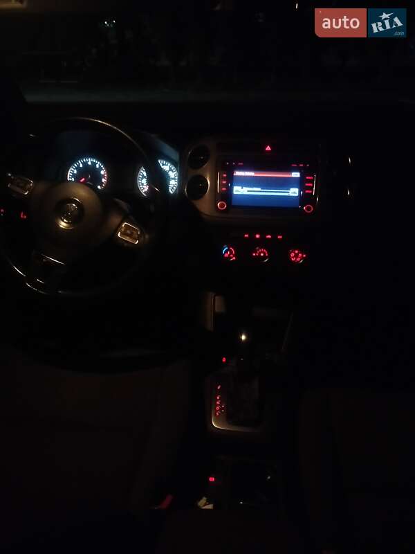 Внедорожник / Кроссовер Volkswagen Tiguan 2014 в Шостке