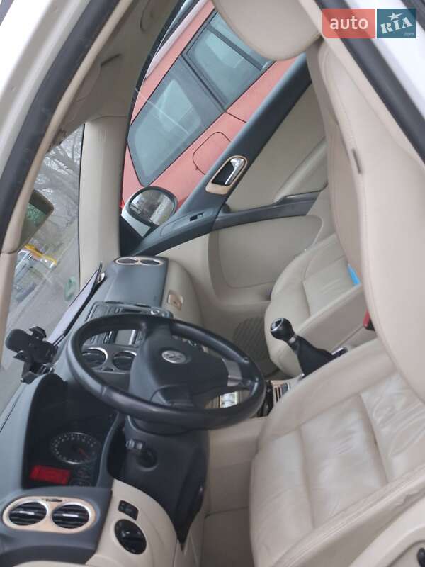 Внедорожник / Кроссовер Volkswagen Tiguan 2009 в Броварах