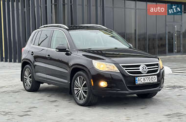 Внедорожник / Кроссовер Volkswagen Tiguan 2010 в Черновцах