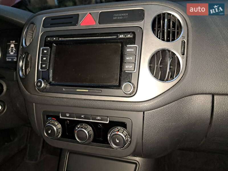 Внедорожник / Кроссовер Volkswagen Tiguan 2010 в Луцке