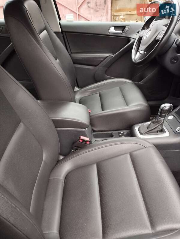 Позашляховик / Кросовер Volkswagen Tiguan 2016 в Чернігові