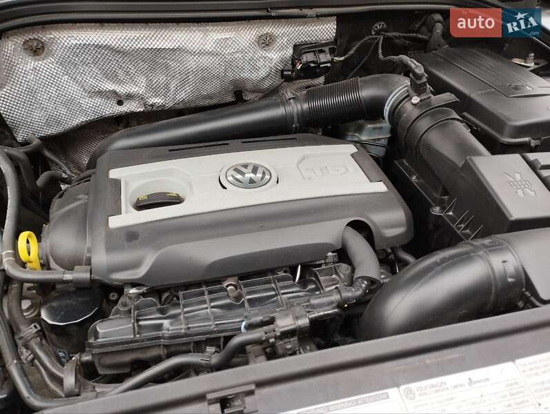 Позашляховик / Кросовер Volkswagen Tiguan 2016 в Чернігові